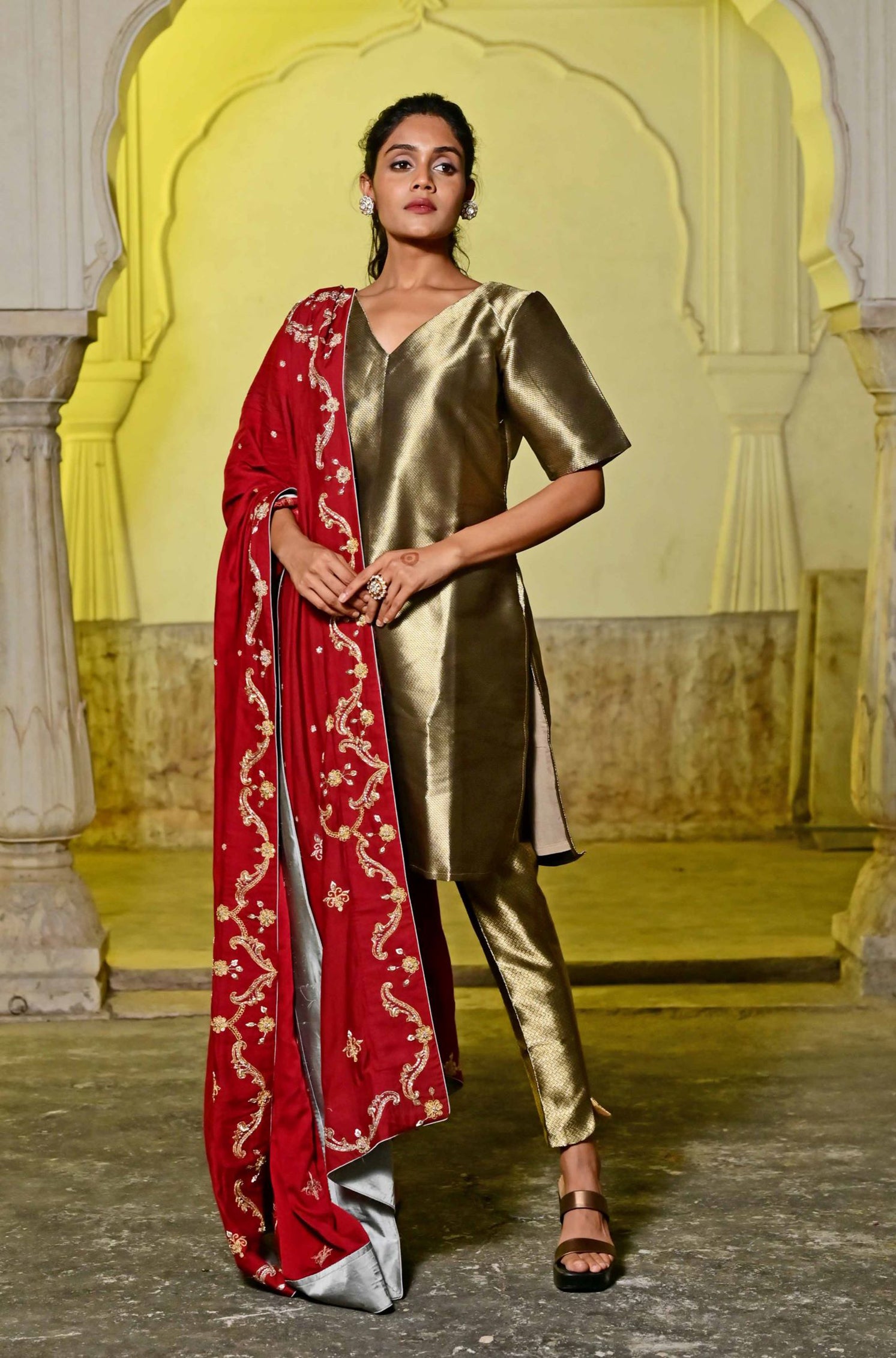 Kurta with dupatta and pants for women