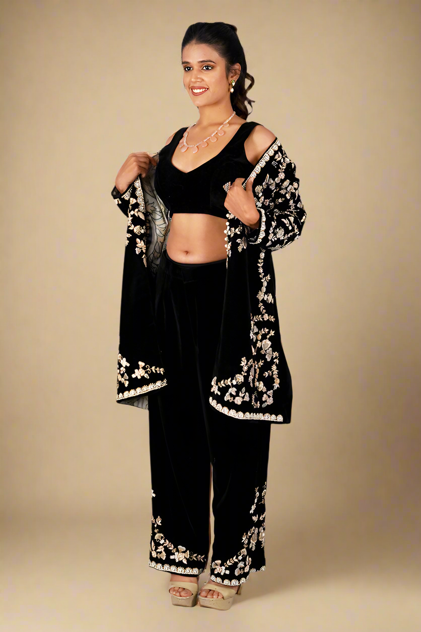 Signature Velvet Pearl Thread Contemporary Set (Black)