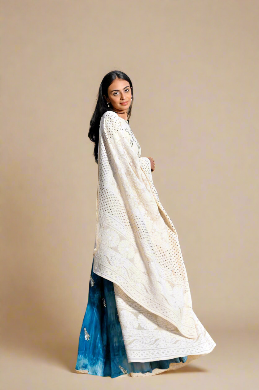 Tie-Dye Taari Lehenga Set (Toned White / Turquoise)