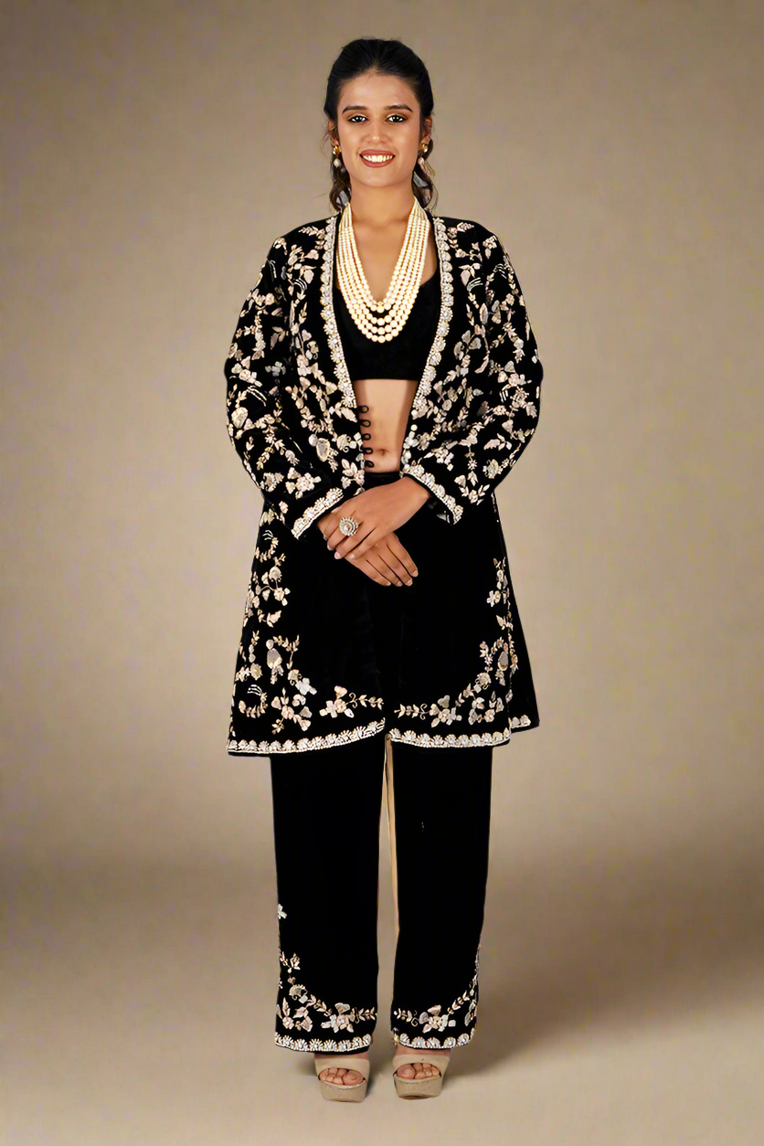 Signature Velvet Pearl Thread Contemporary Set (Black)