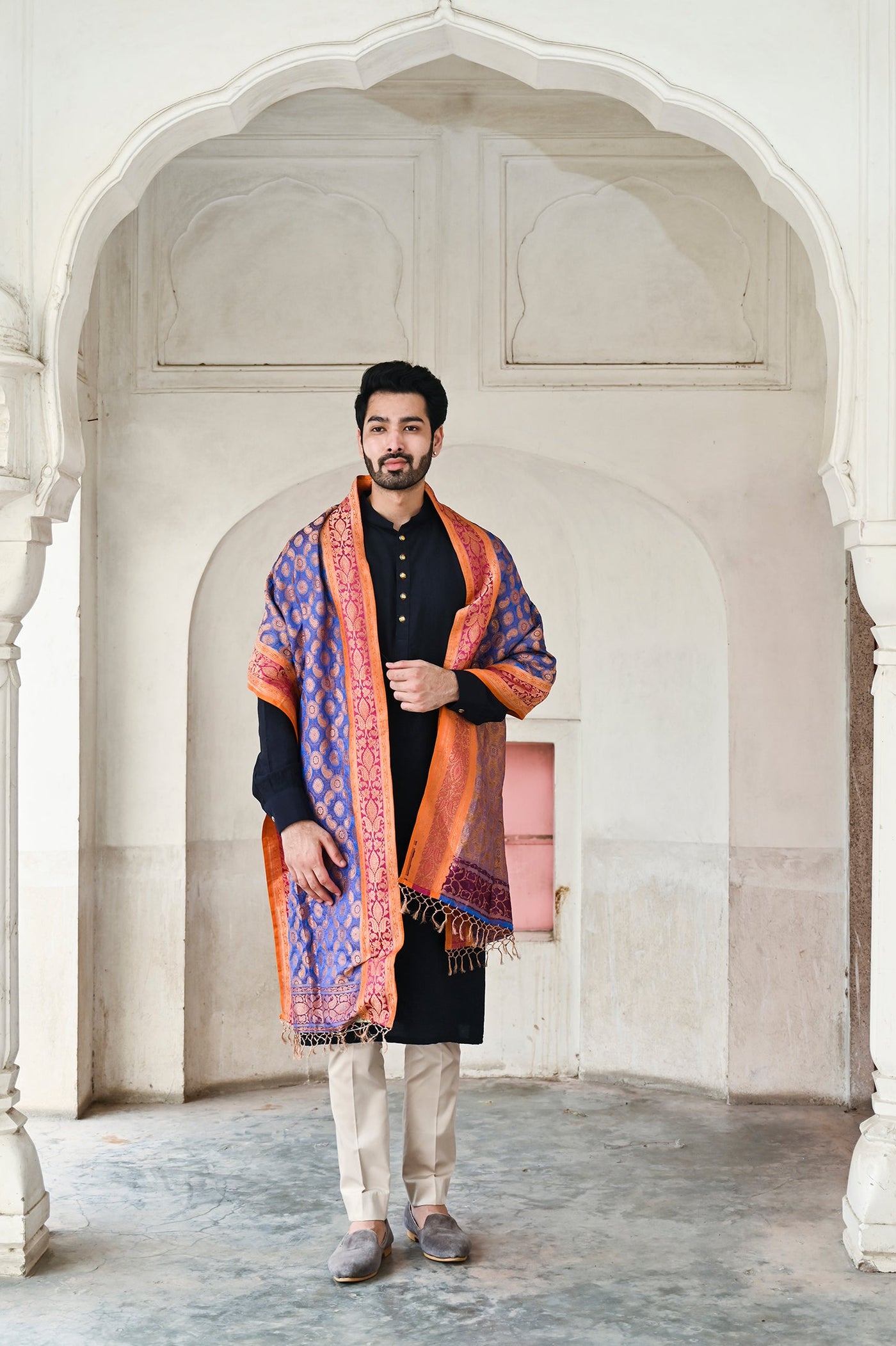 Men's designer kurta set in black moda silk online shopping