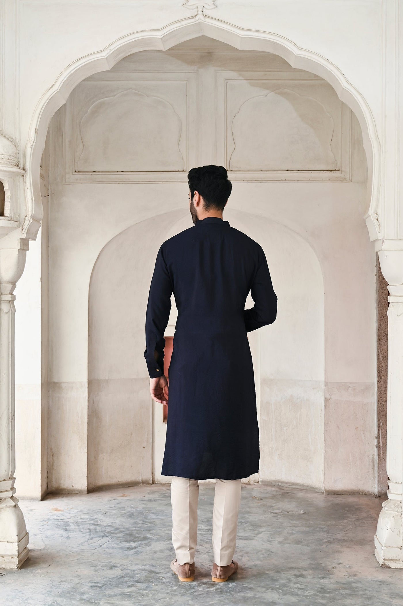 Men's black moda silk kurta set with mandarin collar online