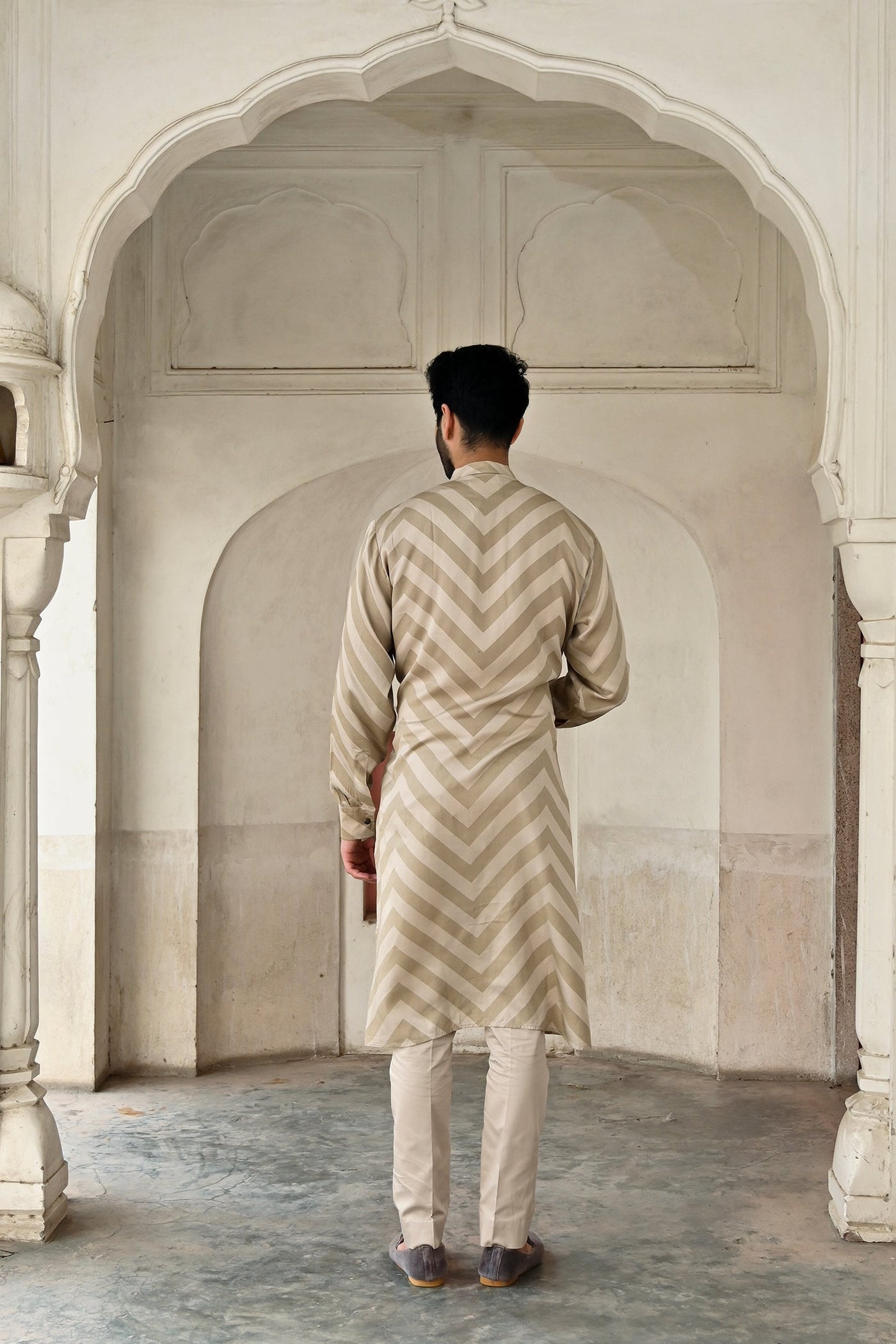 Stylish beige silk kurta set with wave print for groom