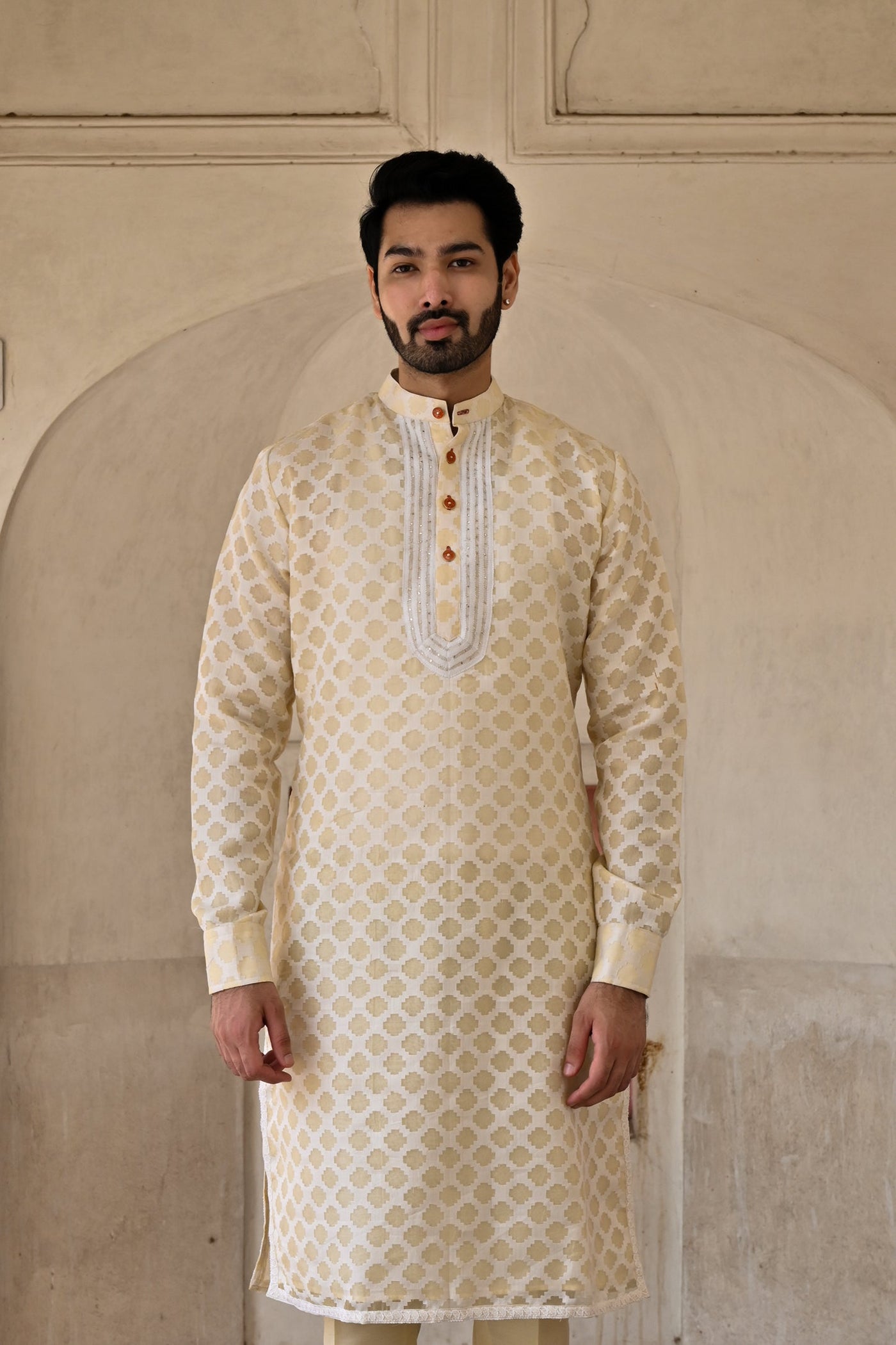 Men's kurta set with mandarin collar and handblock print