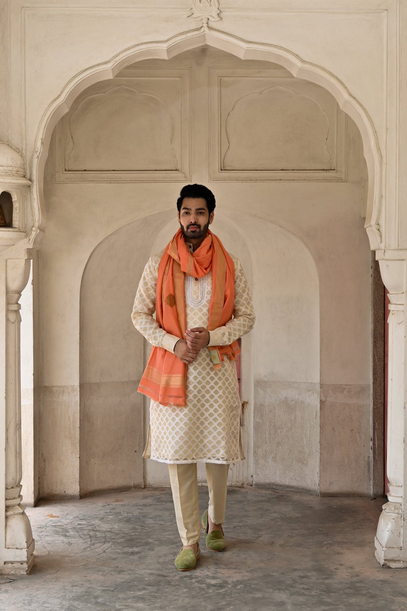 Men's mandarin collar kurta set in handblock print online shopping