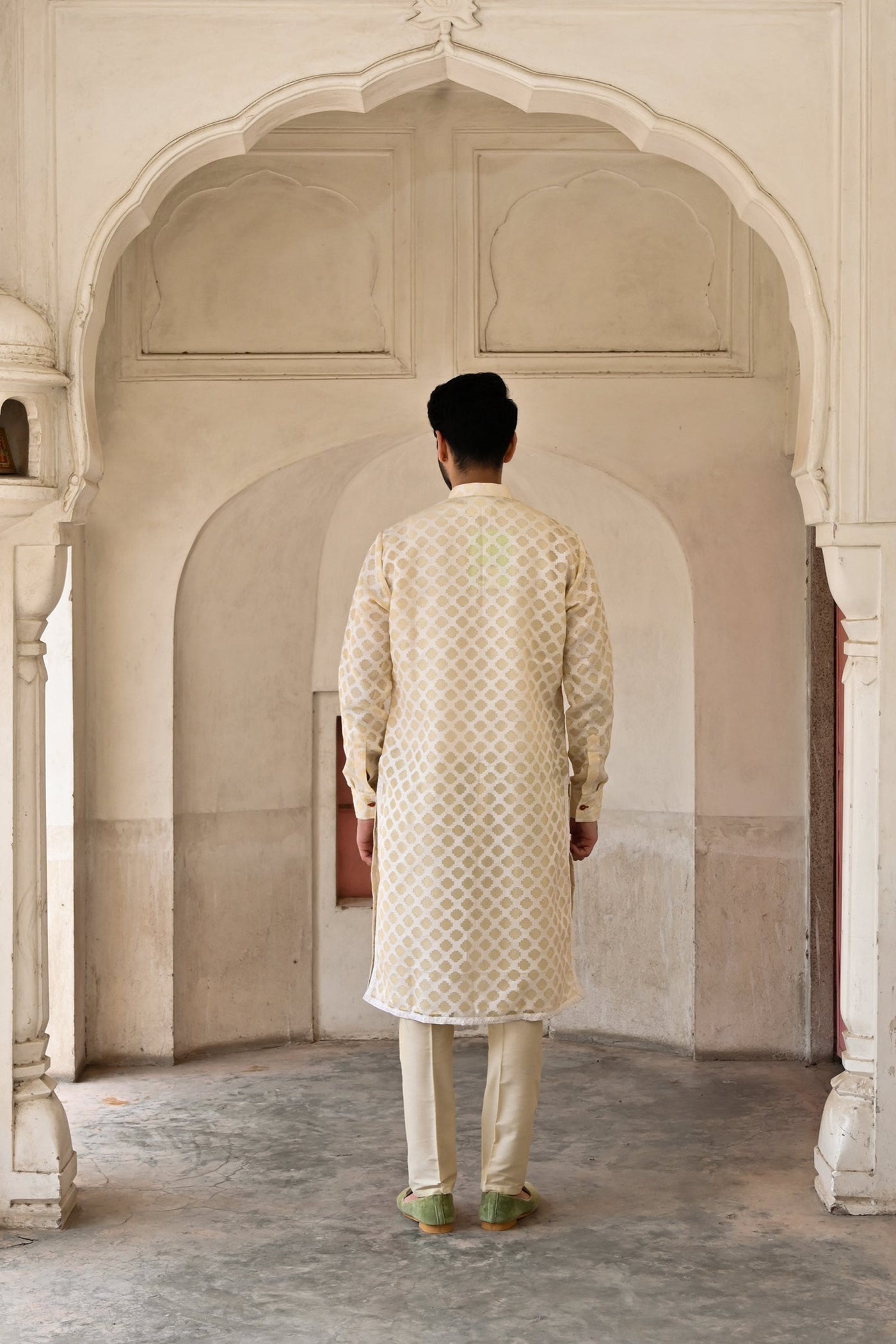 men's kurta set with mandarin collar in designer handblock print